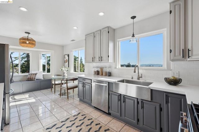 4021 Maybelle Ave, Oakland, CA 94619