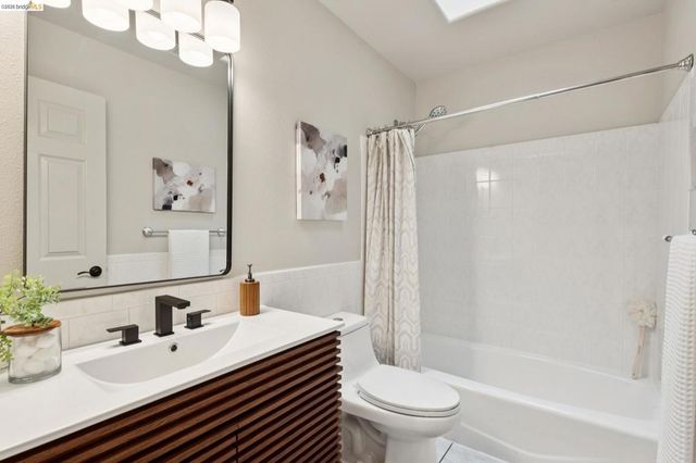 4021 Maybelle Ave, Oakland, CA 94619