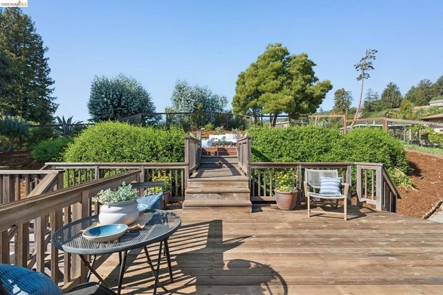 4021 Maybelle Ave, Oakland, CA 94619