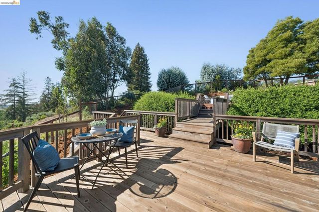 4021 Maybelle Ave, Oakland, CA 94619