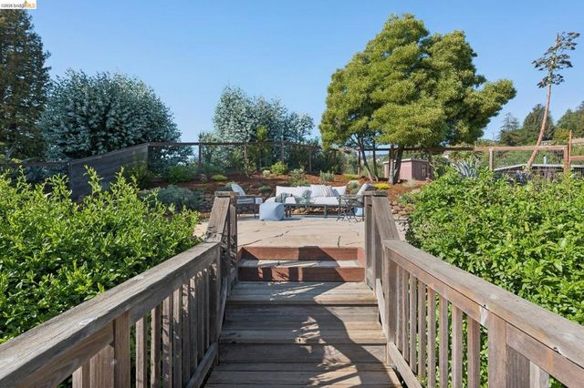 4021 Maybelle Ave, Oakland, CA 94619