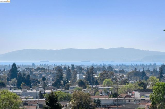 4021 Maybelle Ave, Oakland, CA 94619