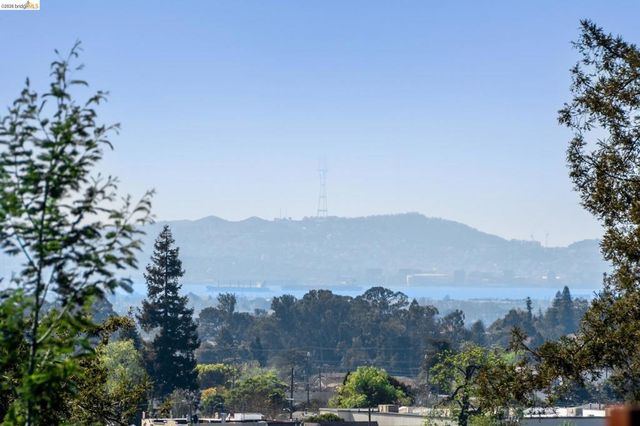 4021 Maybelle Ave, Oakland, CA 94619