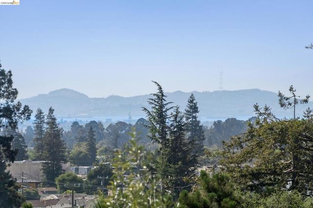 4021 Maybelle Ave, Oakland, CA 94619