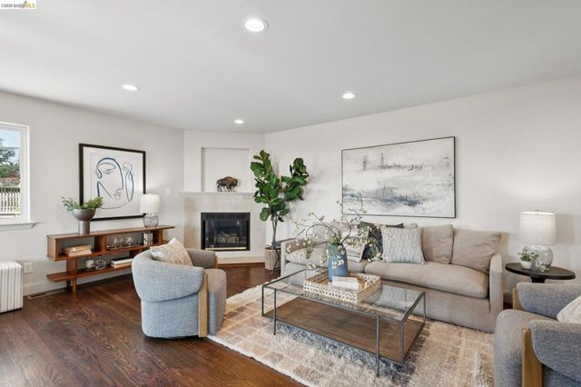 4021 Maybelle Ave, Oakland, CA 94619