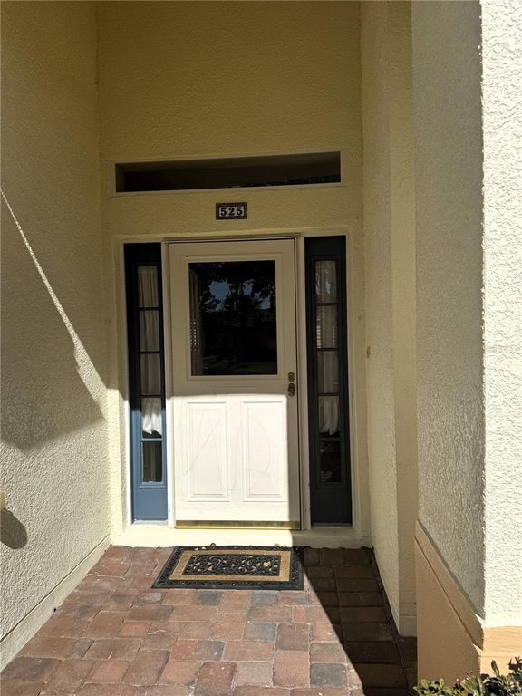 Image 11 of property listing at 525 SIENNA DRIVE, Kissimmee, FL 34759