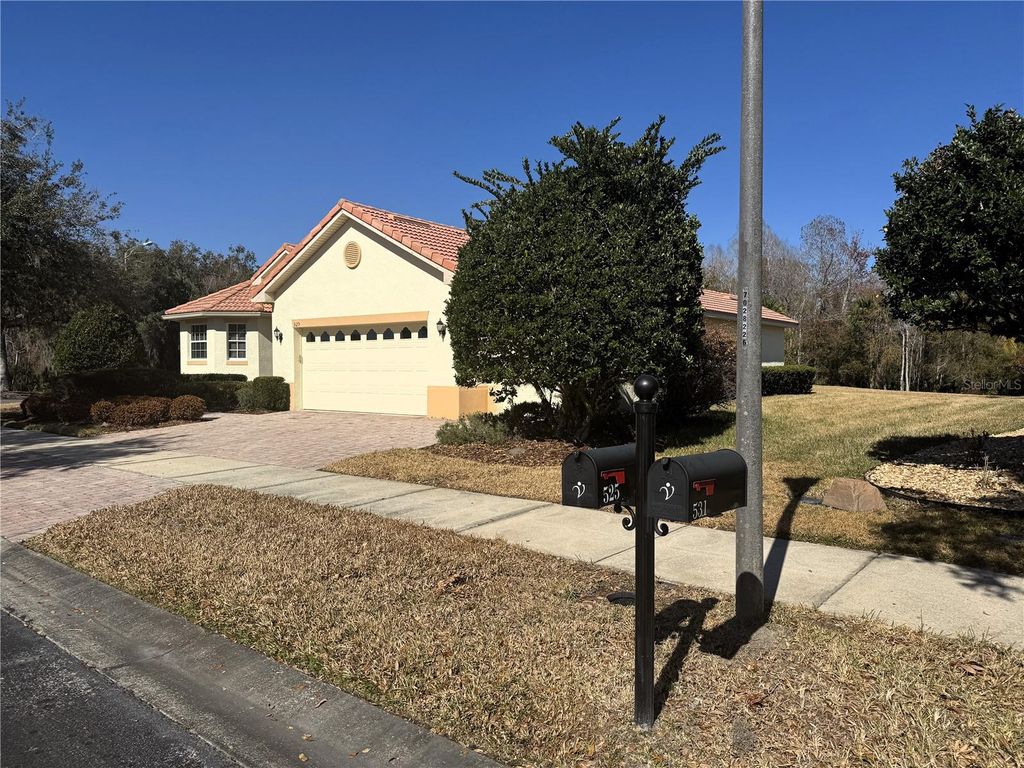 Image 9 of property listing at 525 SIENNA DRIVE, Kissimmee, FL 34759