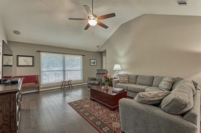 147 Wynnoak, The Woodlands, TX 77382