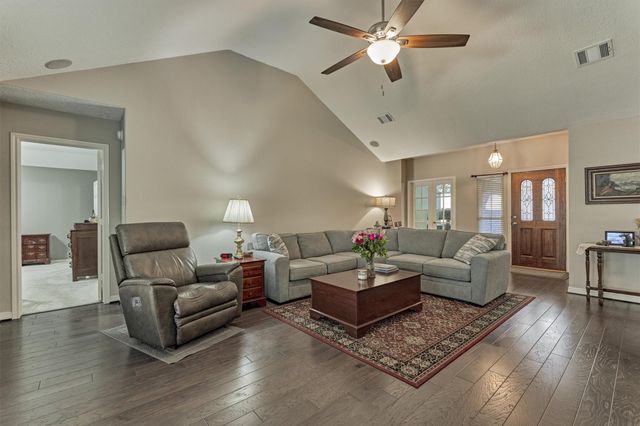 147 Wynnoak, The Woodlands, TX 77382