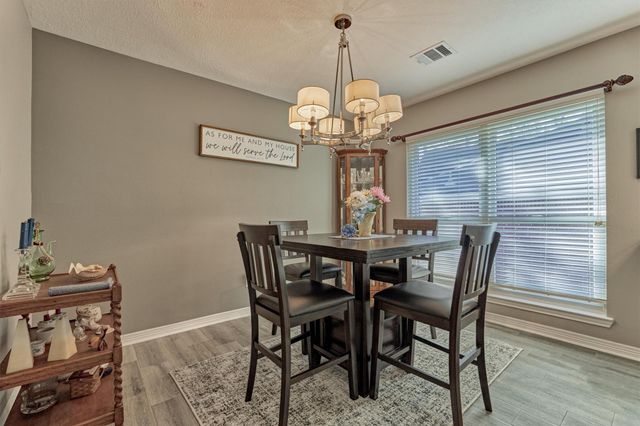 147 Wynnoak, The Woodlands, TX 77382