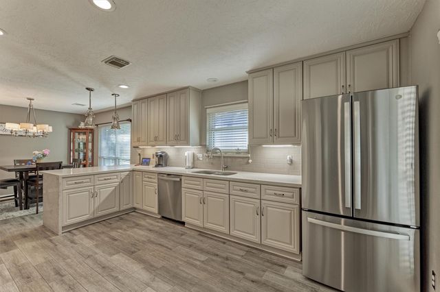 147 Wynnoak, The Woodlands, TX 77382