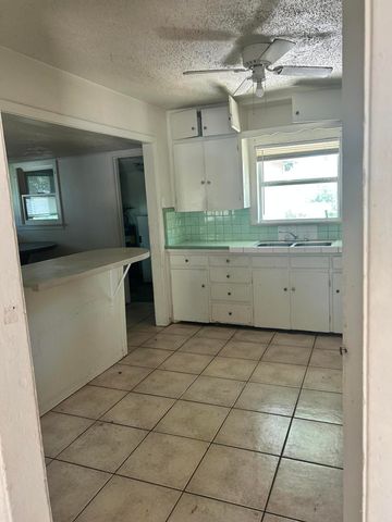 1306 State Street, San Angelo, TX 76905