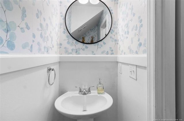 724 Glen Reilly Drive, Fayetteville, NC 28314