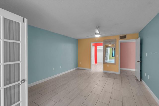 511 LAKESIDE DRIVE 511, Bradenton, FL 34210