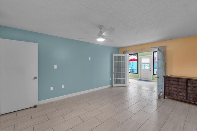 511 LAKESIDE DRIVE 511, Bradenton, FL 34210