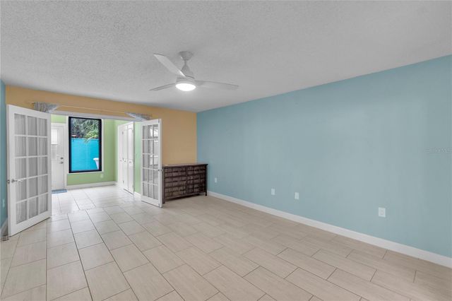 511 LAKESIDE DRIVE 511, Bradenton, FL 34210