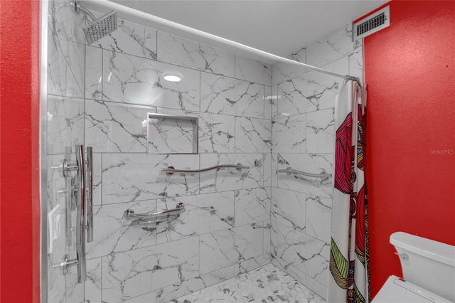 511 LAKESIDE DRIVE 511, Bradenton, FL 34210