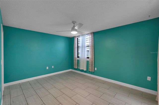 511 LAKESIDE DRIVE 511, Bradenton, FL 34210