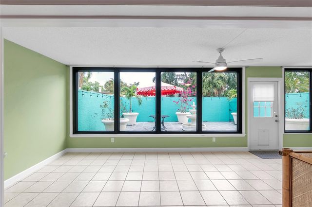 511 LAKESIDE DRIVE 511, Bradenton, FL 34210