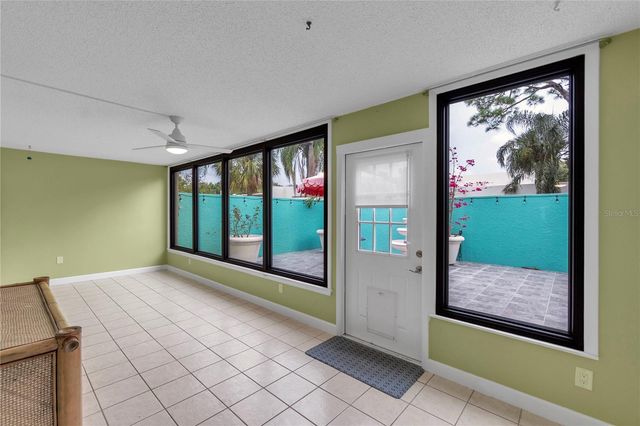 511 LAKESIDE DRIVE 511, Bradenton, FL 34210