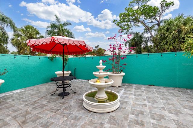 511 LAKESIDE DRIVE 511, Bradenton, FL 34210