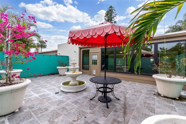 511 LAKESIDE DRIVE 511, Bradenton, FL 34210