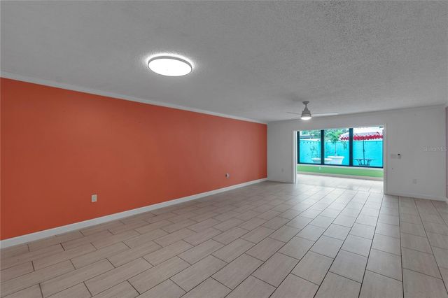 511 LAKESIDE DRIVE 511, Bradenton, FL 34210
