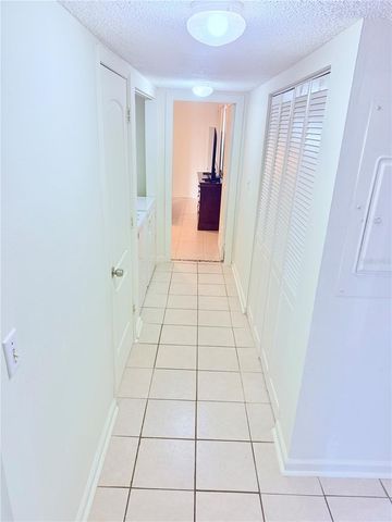 6519 W NEWBERRY ROAD 202, Gainesville, FL 32605