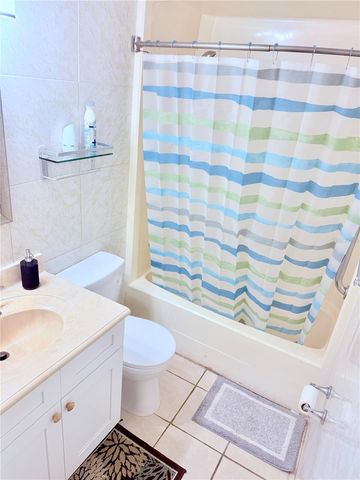 6519 W NEWBERRY ROAD 202, Gainesville, FL 32605