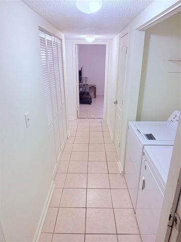 6519 W NEWBERRY ROAD 202, Gainesville, FL 32605