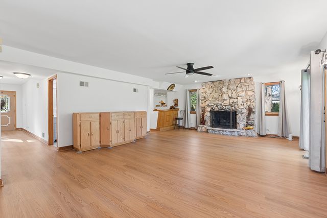 160 Aster Lane, Hoffman Estates, IL 60169