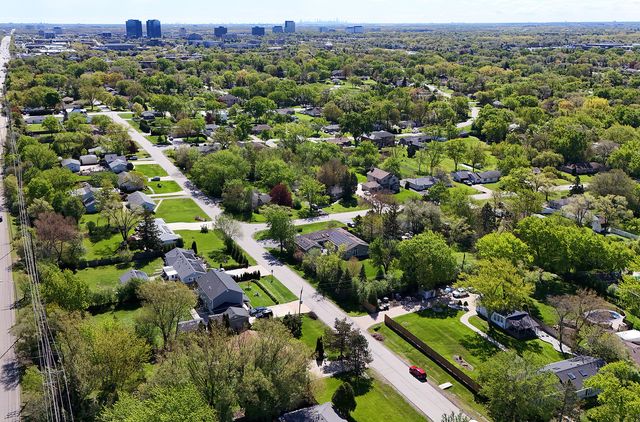 160 Aster Lane, Hoffman Estates, IL 60169