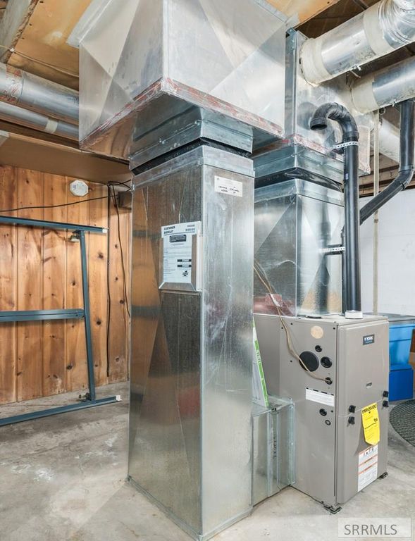 Image 25 of property listing at 2702 W Landing Rd, Rockland, ID 83271