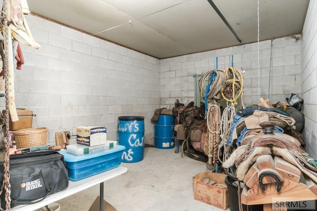 Image 32 of property listing at 2702 W Landing Rd, Rockland, ID 83271