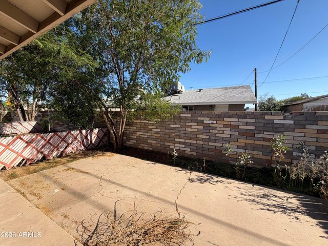 1833 E HARVARD Street Apt 3, Phoenix, AZ 85006