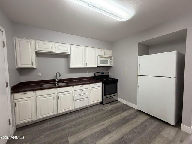 1833 E HARVARD Street Apt 3, Phoenix, AZ 85006