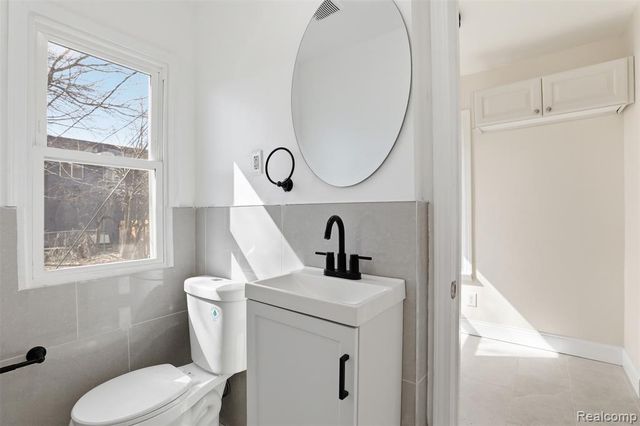 15881 Hartwell Street, Detroit, MI 48227