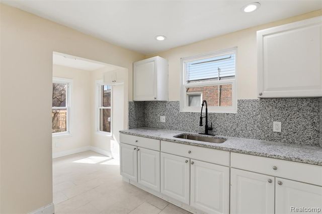 15881 Hartwell Street, Detroit, MI 48227