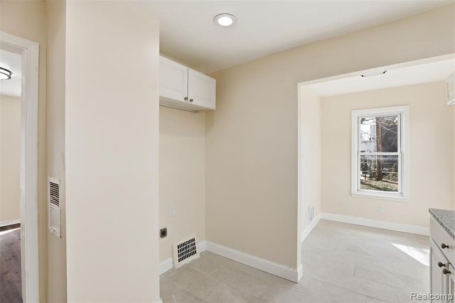 15881 Hartwell Street, Detroit, MI 48227