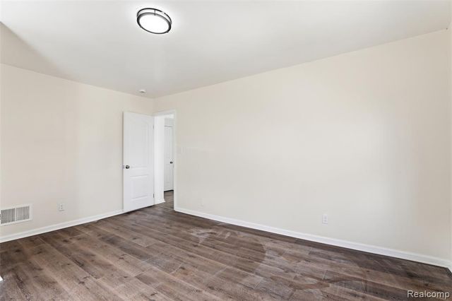 15881 Hartwell Street, Detroit, MI 48227