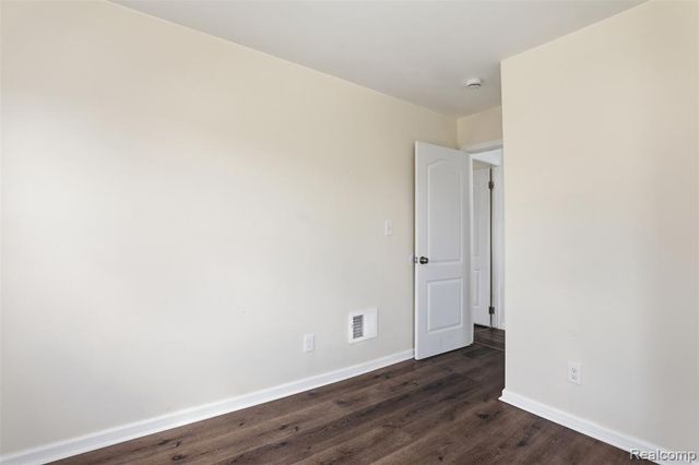 15881 Hartwell Street, Detroit, MI 48227