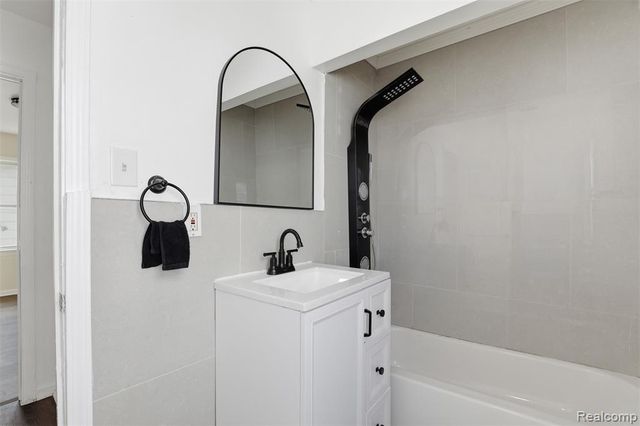 15881 Hartwell Street, Detroit, MI 48227