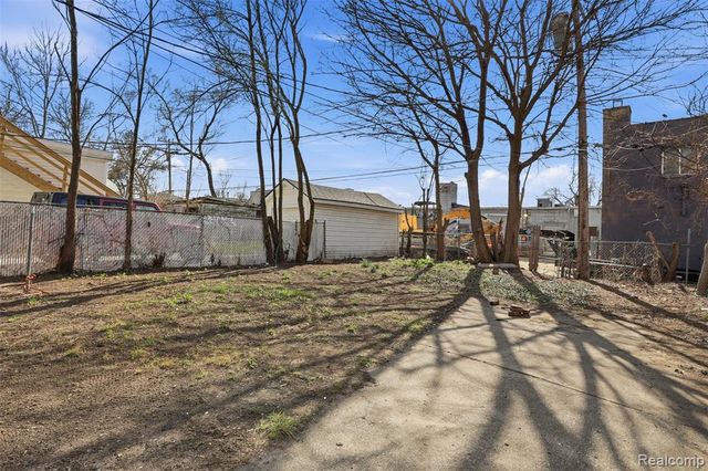 15881 Hartwell Street, Detroit, MI 48227