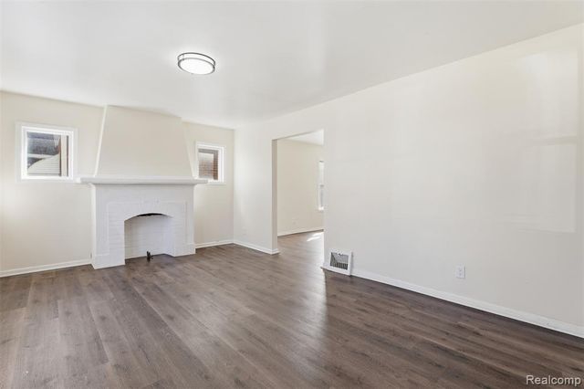 15881 Hartwell Street, Detroit, MI 48227