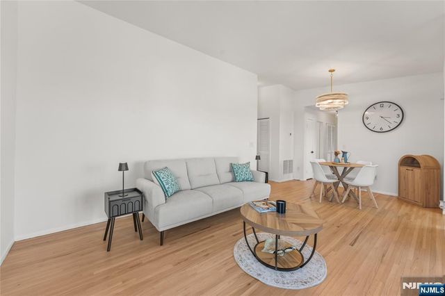 114 Pennington Avenue 20, Passaic, NJ 07055