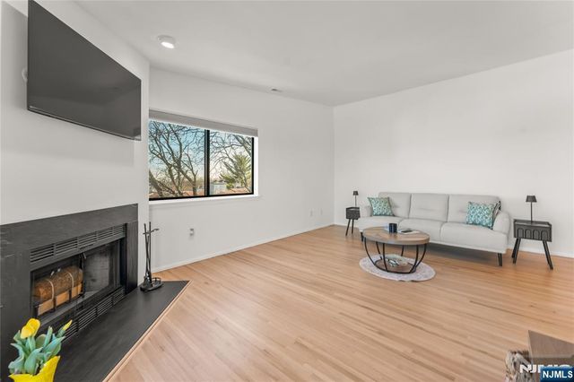 114 Pennington Avenue 20, Passaic, NJ 07055