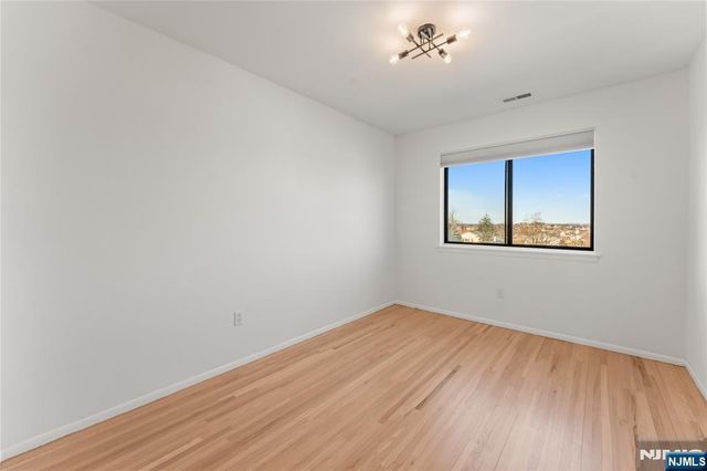 114 Pennington Avenue 20, Passaic, NJ 07055