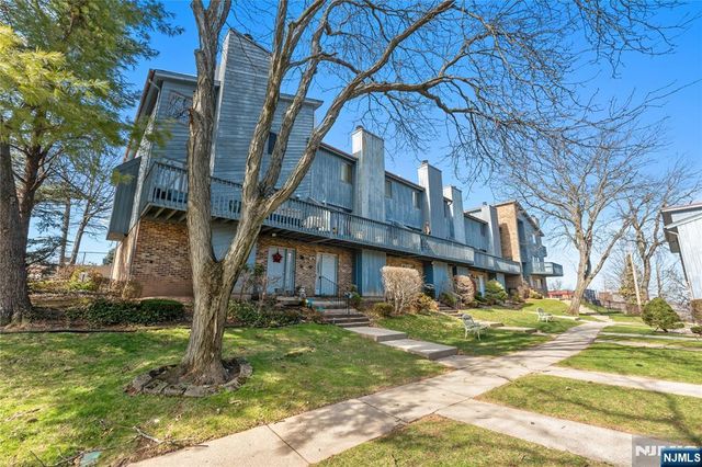 114 Pennington Avenue 20, Passaic, NJ 07055