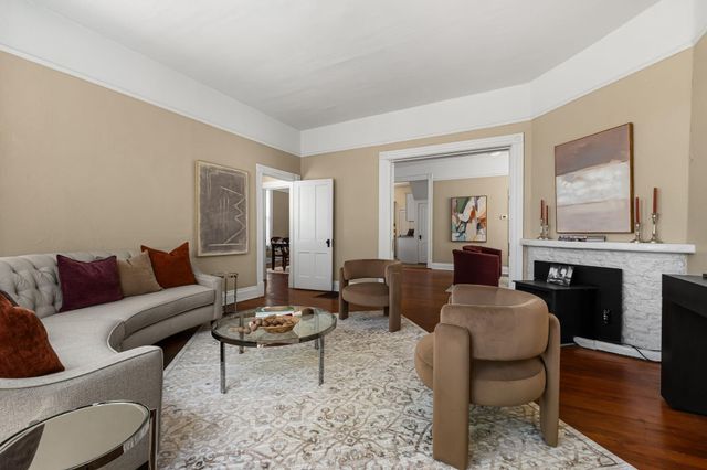 420 Edith Boulevard SE, Albuquerque, NM 87102