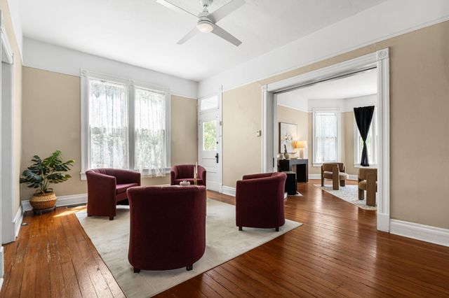 420 Edith Boulevard SE, Albuquerque, NM 87102